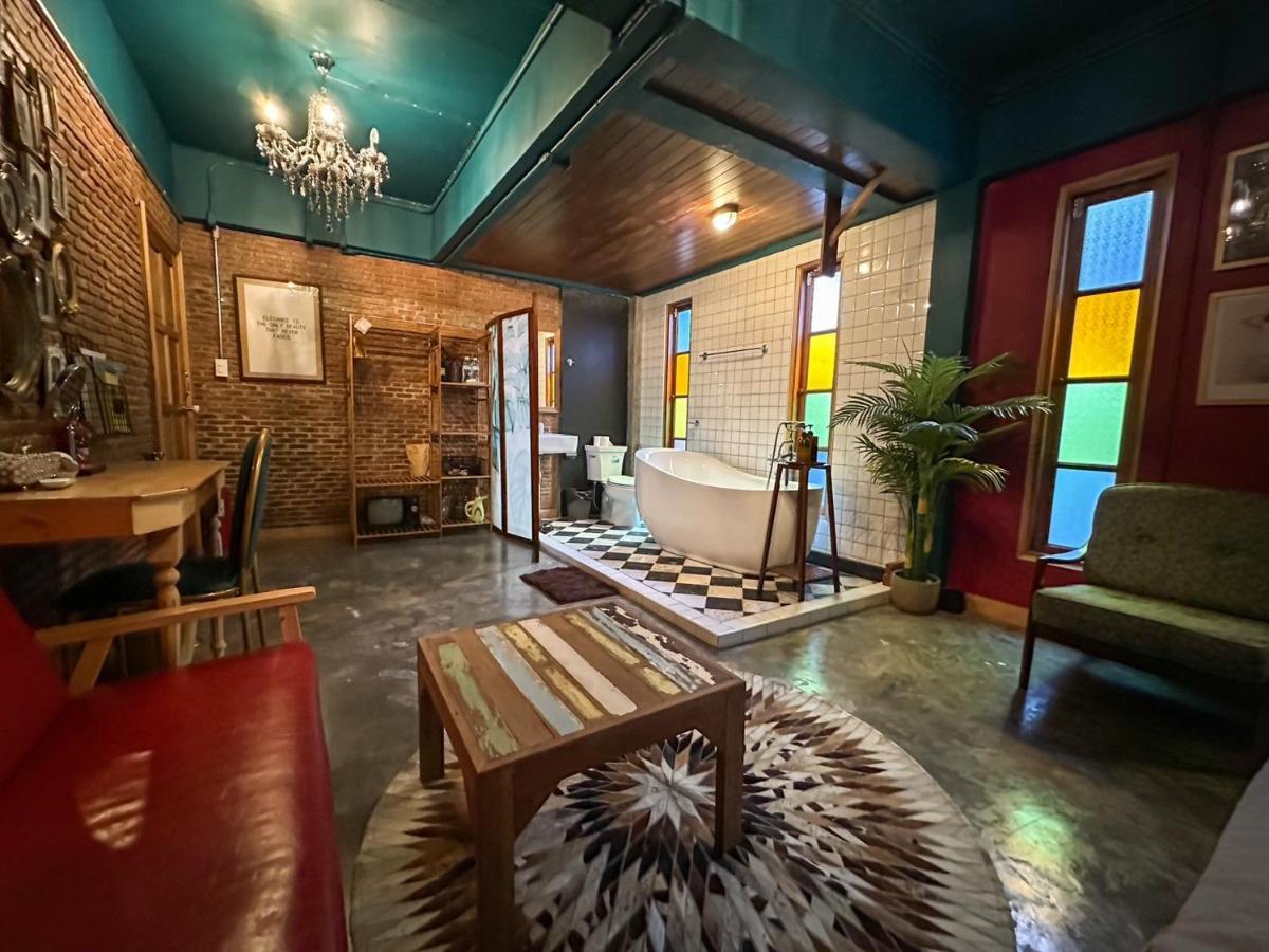 Hotel T-House Bkk 2Floors Near Bts With Swimming Pool And Free Wifi Bangkok Exterior foto