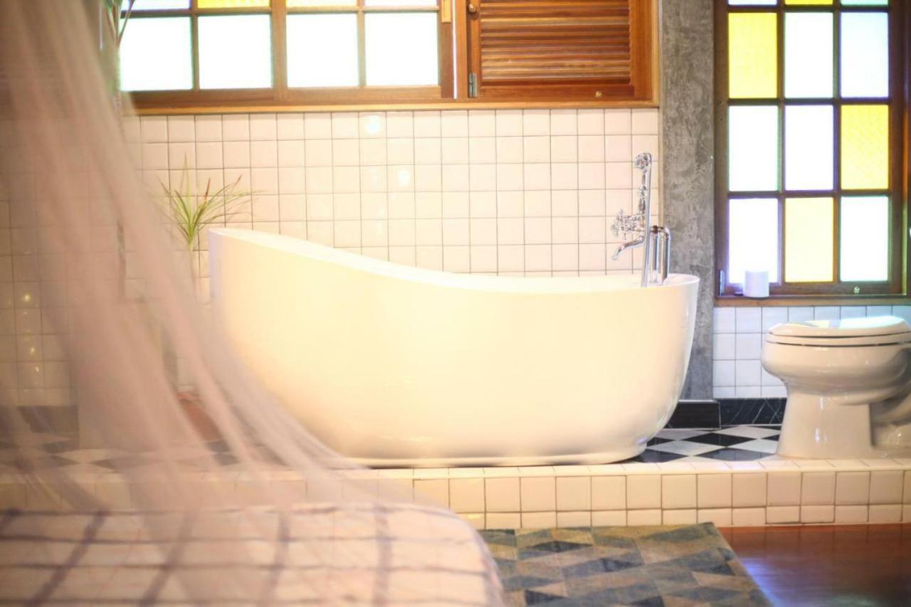 Hotel T-House Bkk 2Floors Near Bts With Swimming Pool And Free Wifi Bangkok Exterior foto