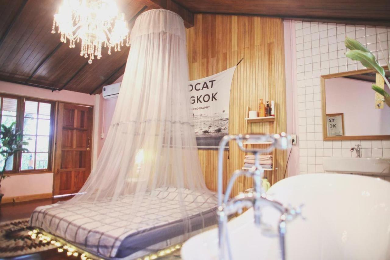 Hotel T-House Bkk 2Floors Near Bts With Swimming Pool And Free Wifi Bangkok Exterior foto