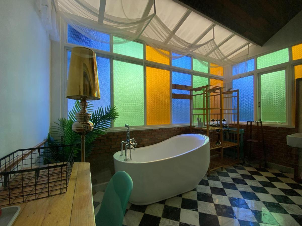 Hotel T-House Bkk 2Floors Near Bts With Swimming Pool And Free Wifi Bangkok Exterior foto
