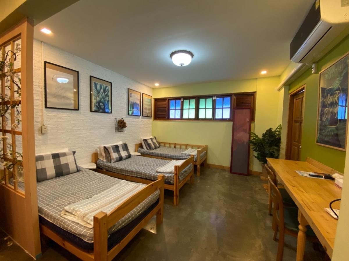 Hotel T-House Bkk 2Floors Near Bts With Swimming Pool And Free Wifi Bangkok Exterior foto